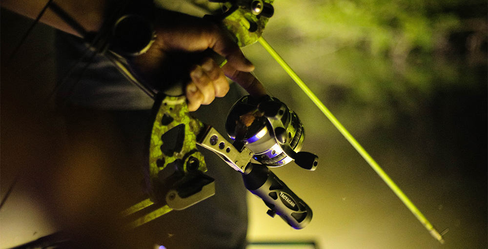 Sabre Lighted Bowfishing Arrow, Ready to Shoot